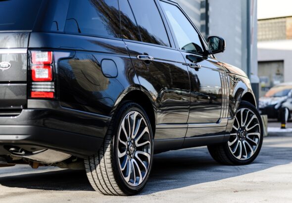 dariuszsankowski-range-rover-2015672_1280