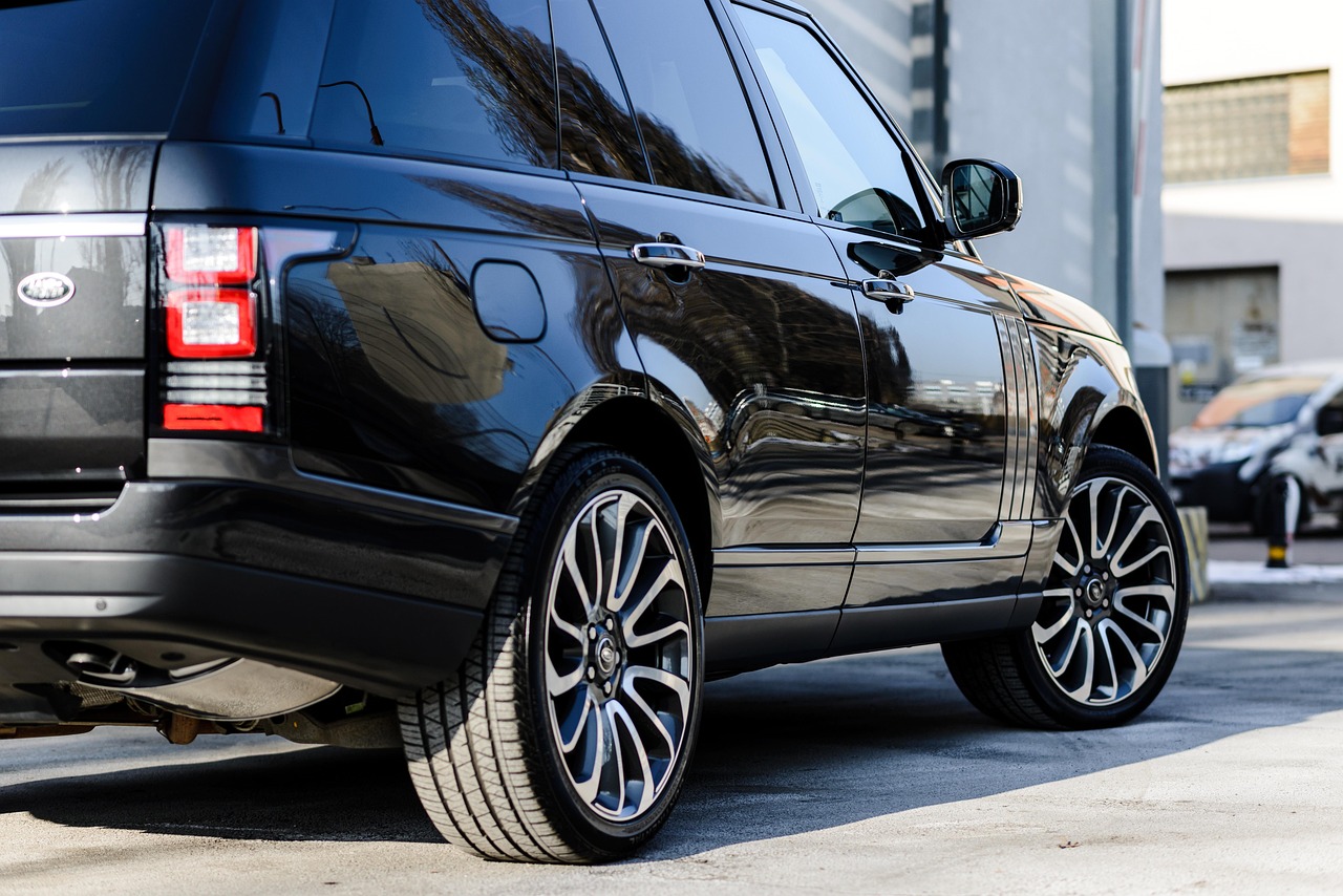dariuszsankowski-range-rover-2015672_1280